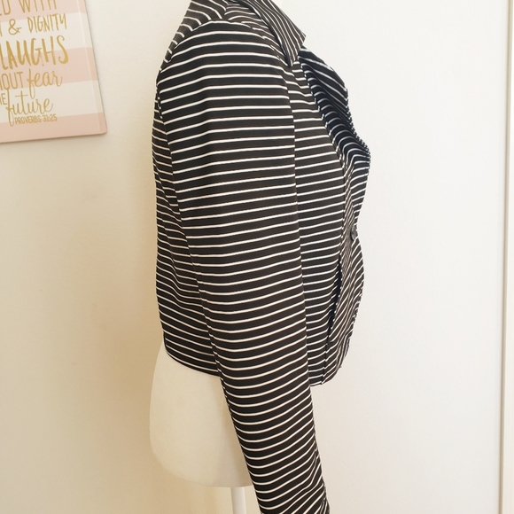 White House Black Market Black Jacket size 2 - Picture 2 of 5